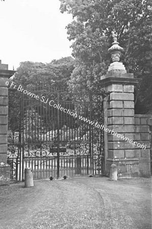 HEADFORD HOUSE  ENTRANCE GATES